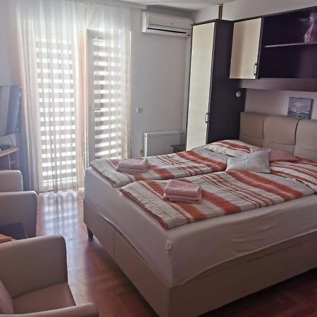 Apartments Ivi Vir Εξωτερικό φωτογραφία