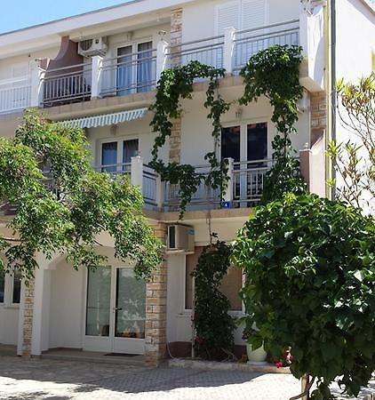 Apartments Ivi Vir Εξωτερικό φωτογραφία