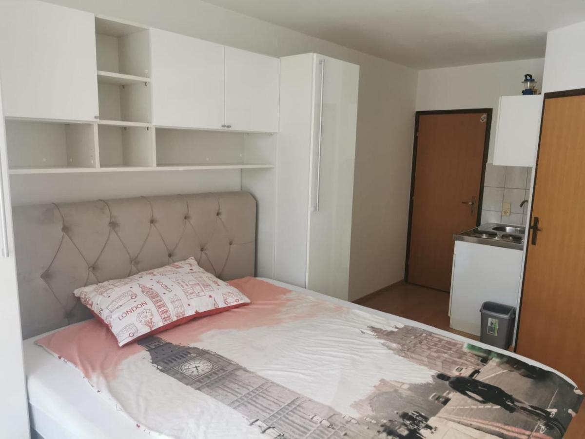 Apartments Ivi Vir Εξωτερικό φωτογραφία