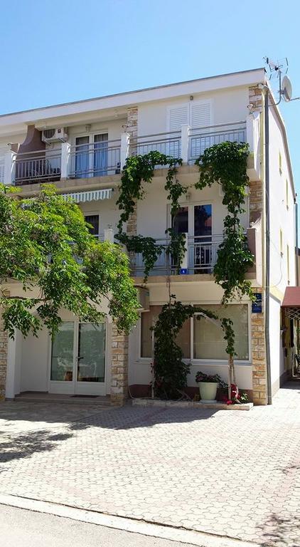 Apartments Ivi Vir Εξωτερικό φωτογραφία